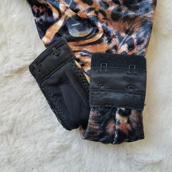 Roberto Cavalli Velvet Leopard Print Bodysuit - Picture 7 of 9